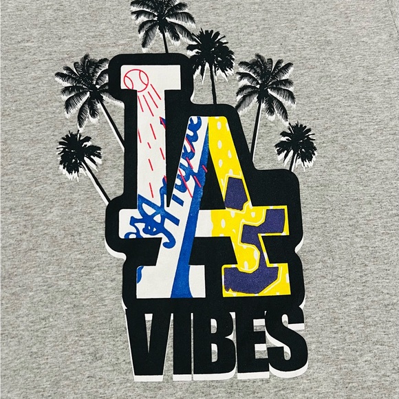 LA Vibes Dodgers/Lakers Medium Grey Cotton Tee NWOT - Picture 2 of 2